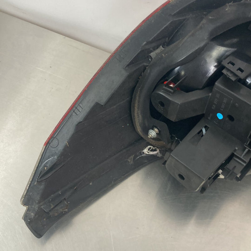 2003-2007 BMW 545i E60 Tail Light Assembly Pair 9910798 6910797 OEM #4906M