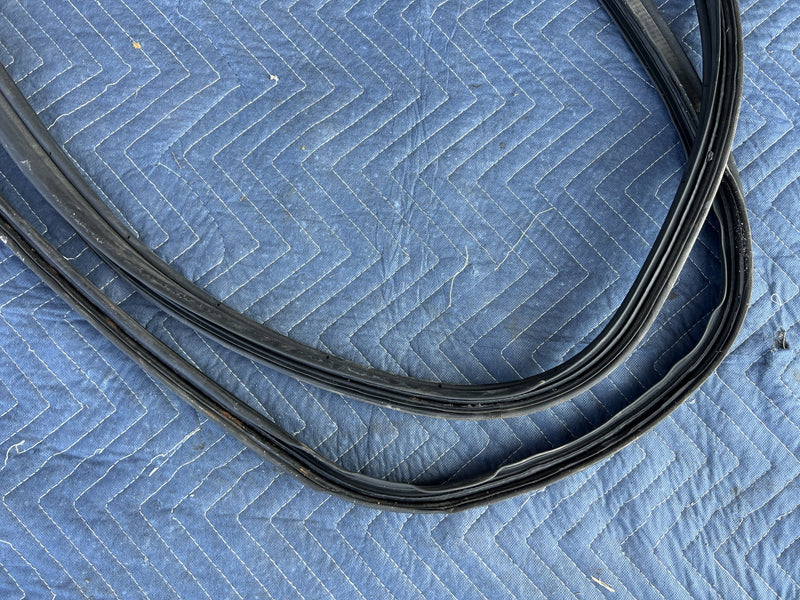 2006-2012 Mitsubishi Eclipse III Trunk Seal OEM #5030M