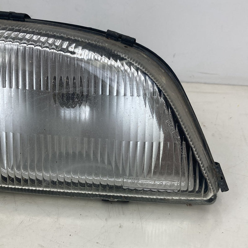1998-2000 Volvo V70 Headlight Assembly Right 9169525 OEM #5194M