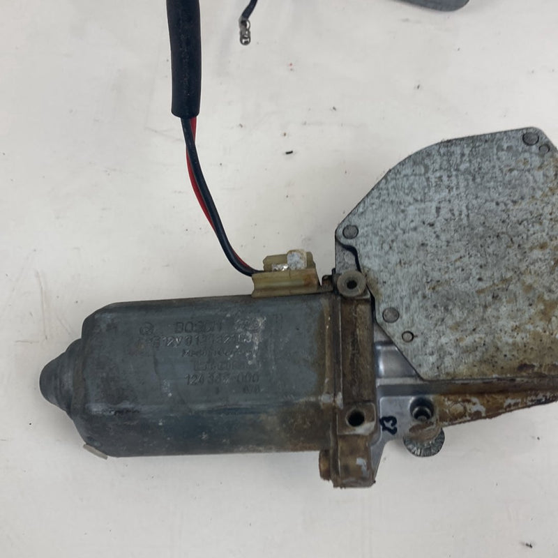 1986-1993 Volvo 240 244 Window Regulator Driver Front Bosch 1315021 OEM #4876M