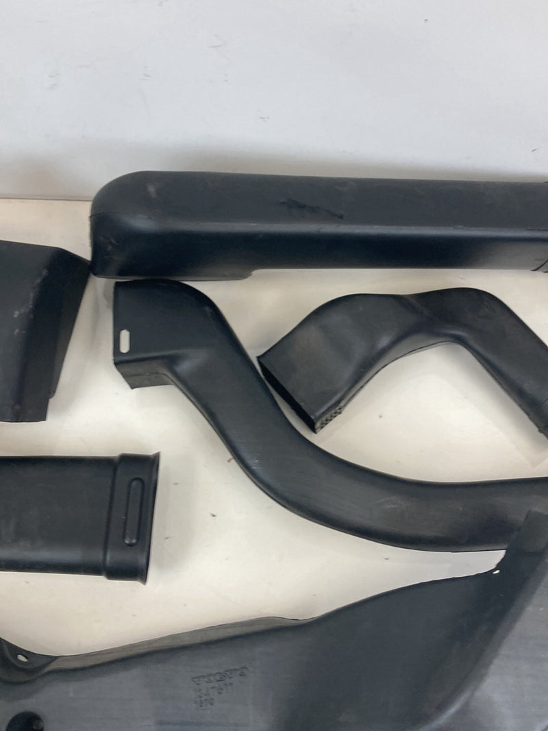 1992 Volvo 940 944 - HVAC Air Duct Set PN: 1347612 1347611 6841082 3506424 352240 1347754