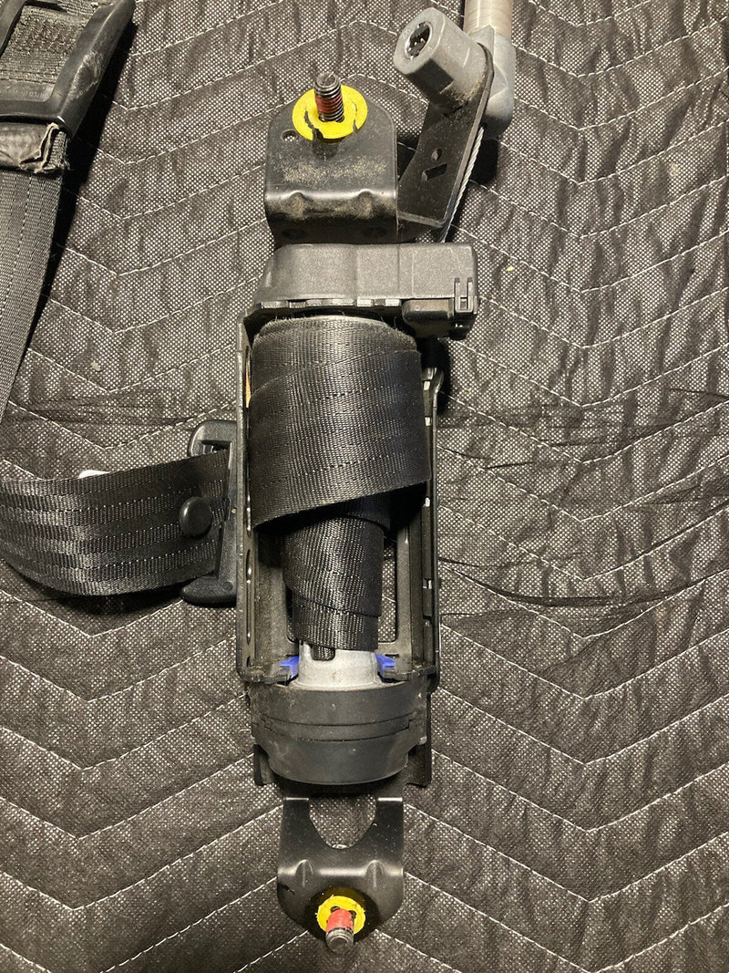 2005-2007 Volvo S60R S60 V70 R Front Left Drivers Seatbelt Retractor OEM #1422M