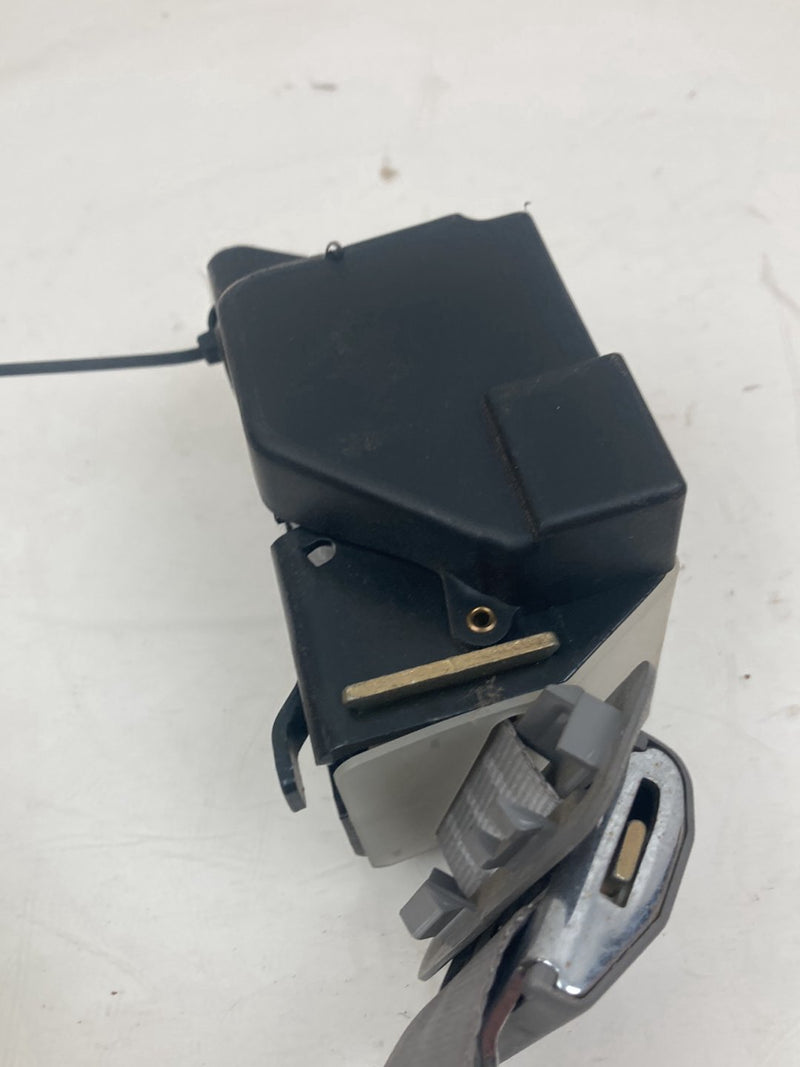 1996 Chevrolet Silverado GMT800 - Seat Belt Rear Left PN: 15728033 9021