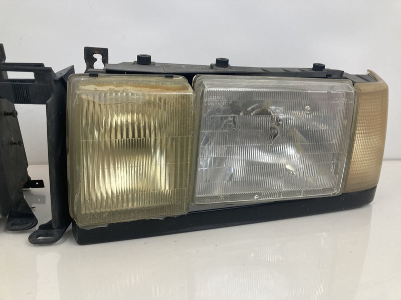 1992 Volvo 940 944 - Headlight PN: LE2255DR LE2255DL