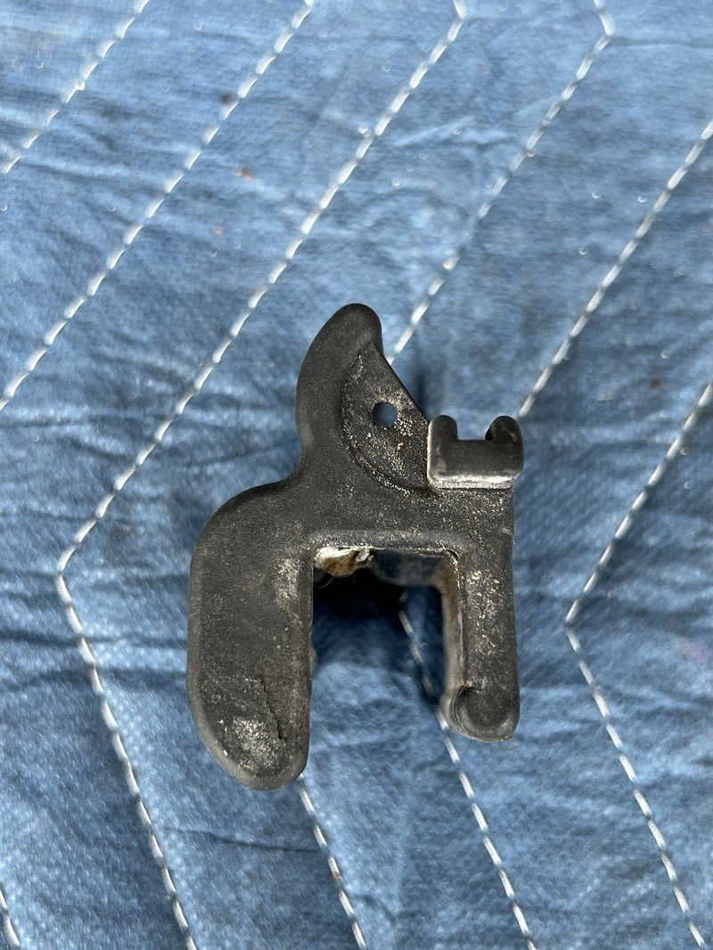 1993-1997 Volvo 850 850R Battery Hold Down Bracket Clamp Clip OEM #4466E