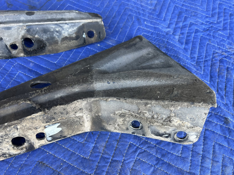 Volvo 240 - Rear Bumper Brace