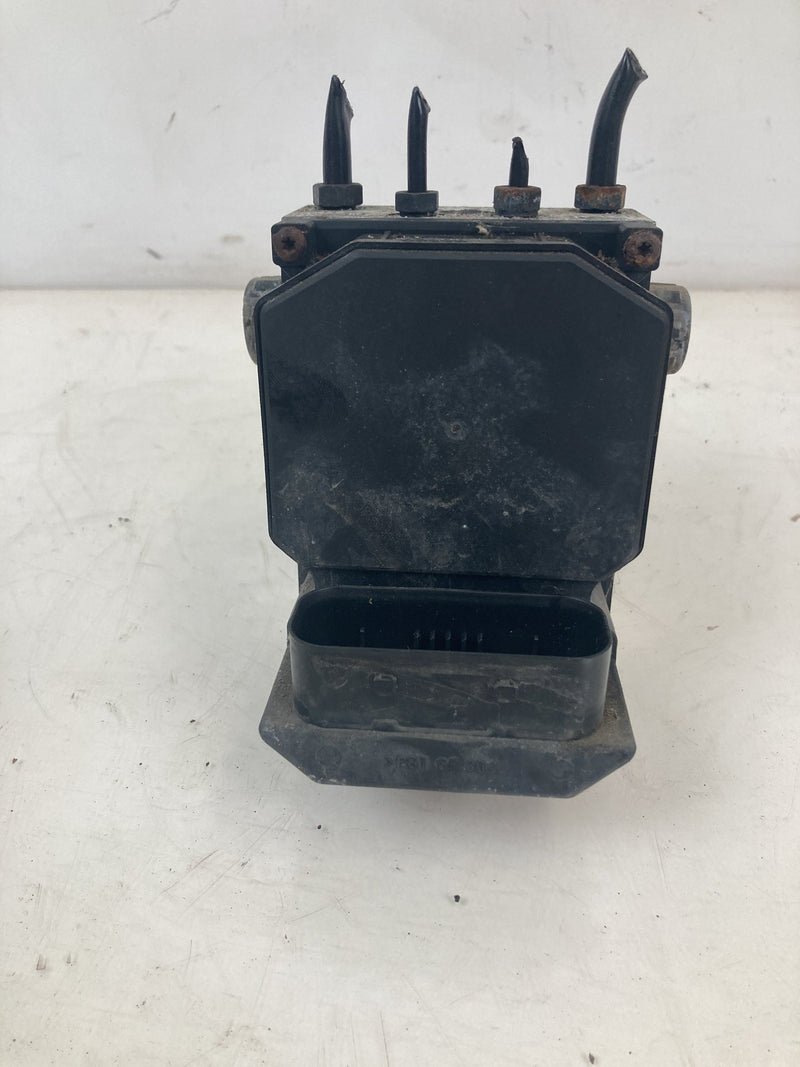 2001-2005 Volkswagen Passat ABS Pump Bosch OEM #5519M