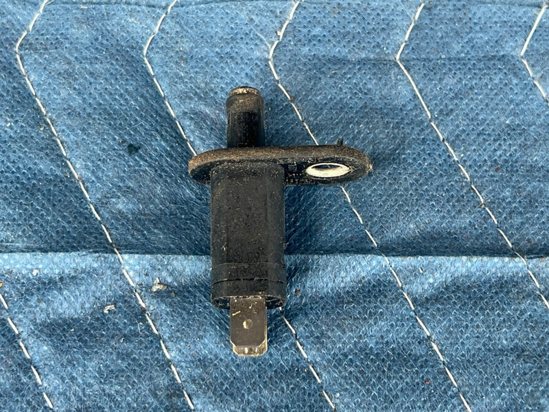 1992-1995 Volvo 940 740 Rear Hatch Dome Light  Switch Wagon Only OEM #3222EM
