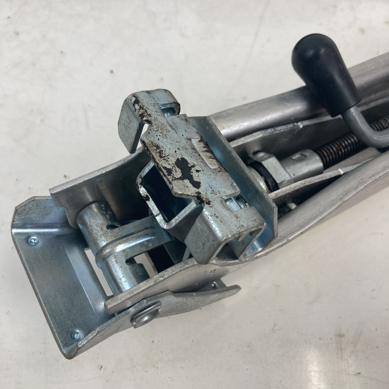 2001-2005 Volkswagen Passat Wheel Jack and Cover OEM #5521M
