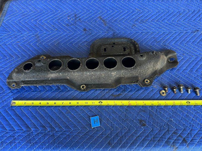 1984-1989 Volvo 740 760 Sedan Center Carrier Bearing Support Bracket OEM #1683EM