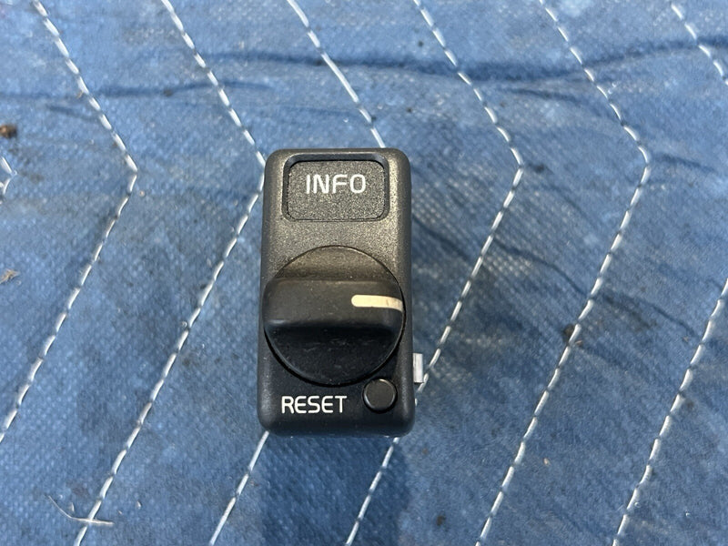 1998-2000 Volvo V70R V70 S70 P80 Info Display Switch Dash 9162959 OEM #4152E