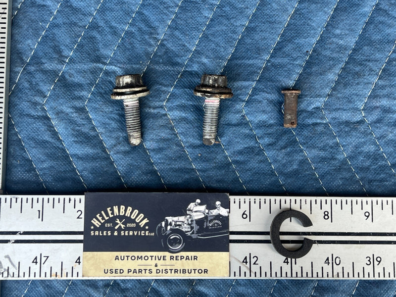 1999-2002 Chevy Silverado GM 1500 2500 Transmission Bolt Hardware OEM #1811CN