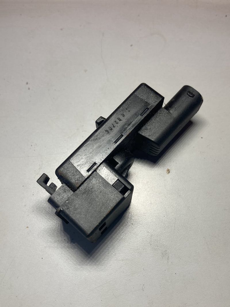 2003-07 BMW 545i E60- Ambient Temp Sensor Recirculating AC 6933052 132424 #4992M