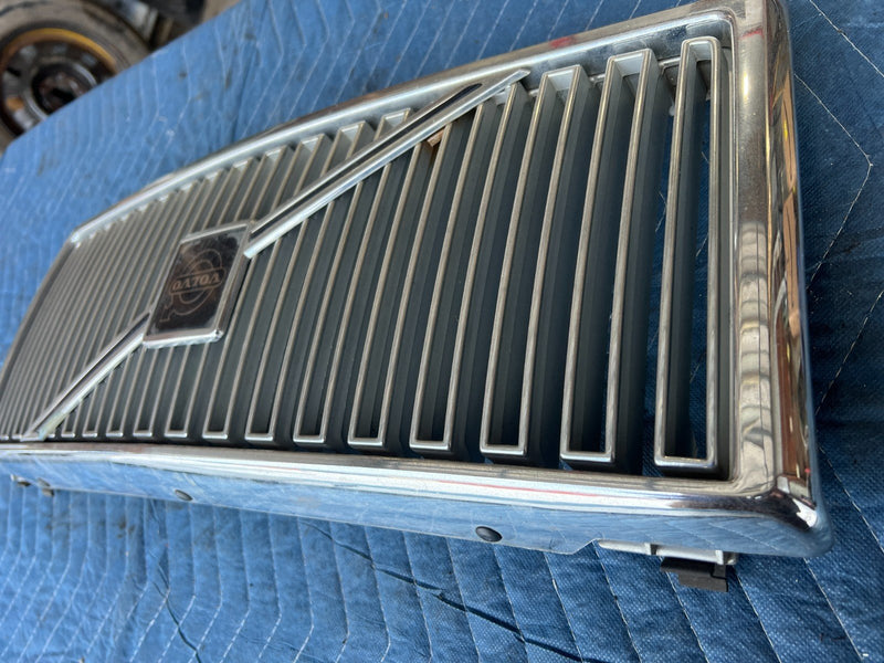 1989-1995 Volvo 740 940 Front Chrome Grille w/o Fog Lights 3518885 OEM #3727EM