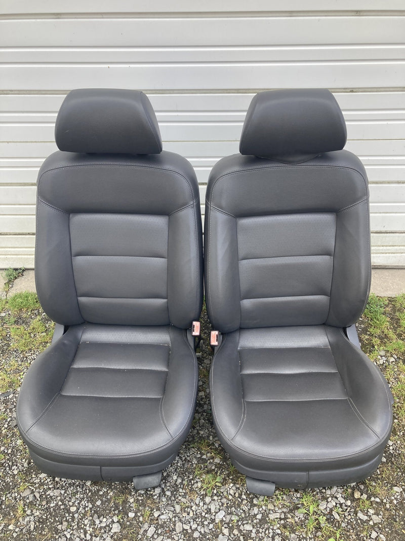 2001-2005 Volkswagen Passat Seat Front Pair Left Right Black OEM #5530M