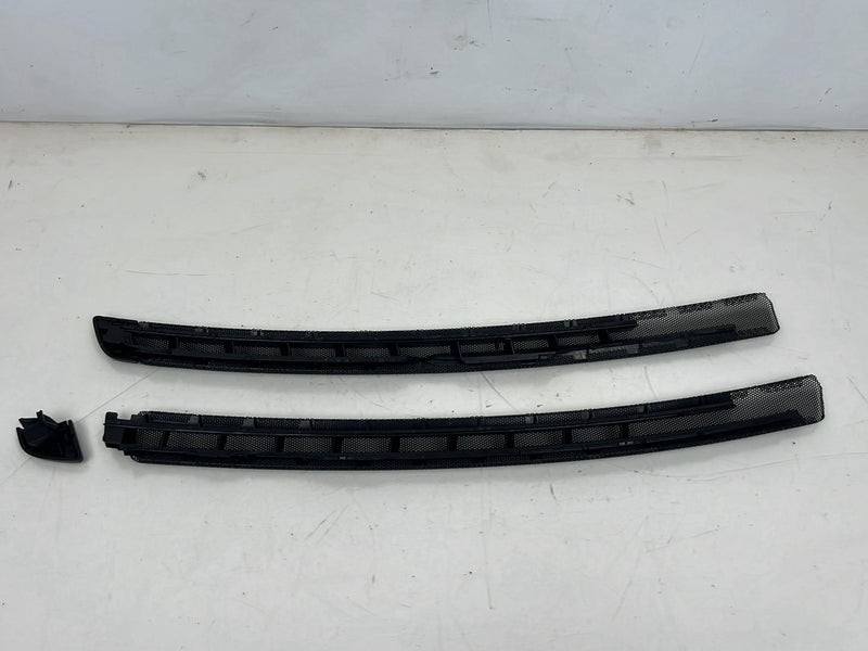 2004-2007 Volvo S60R V70R Windshield Dash Defroster Vent Grille Trim OEM #5748EM