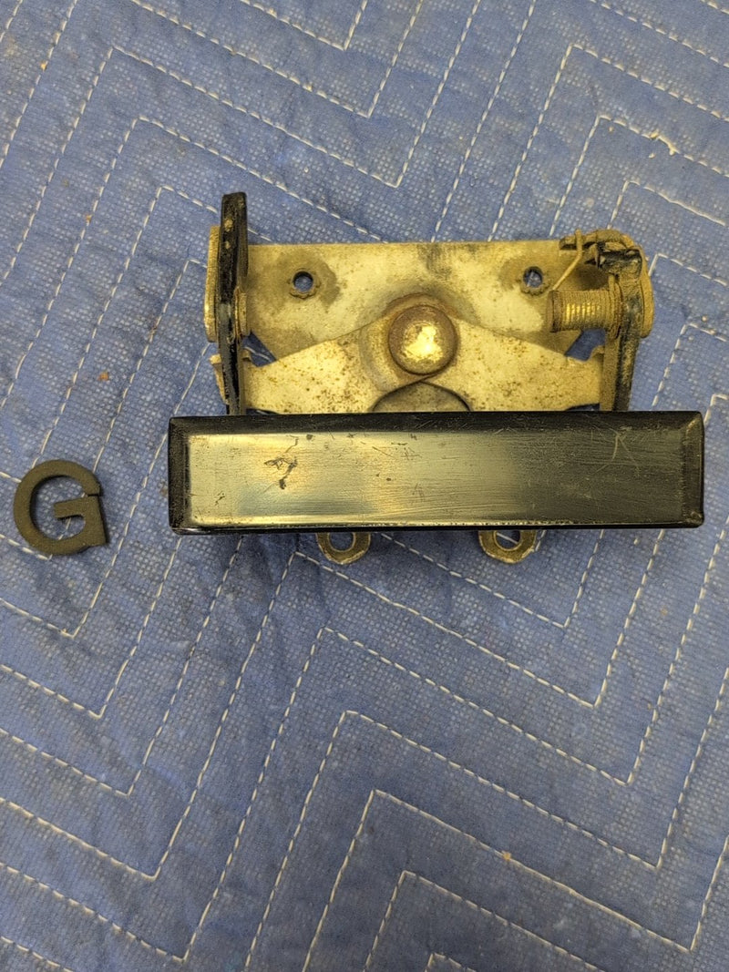 1988-2000 Chevrolet K1500 - Tailgate Handle