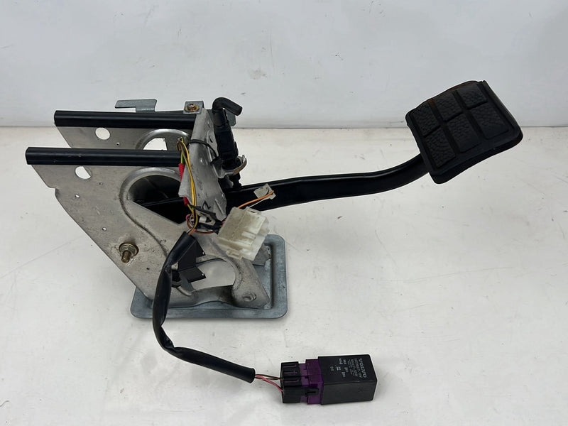 1990-1992 Volvo 740 745 940 Brake Pedal Lever Assembly 1362887 OEM #5891EM