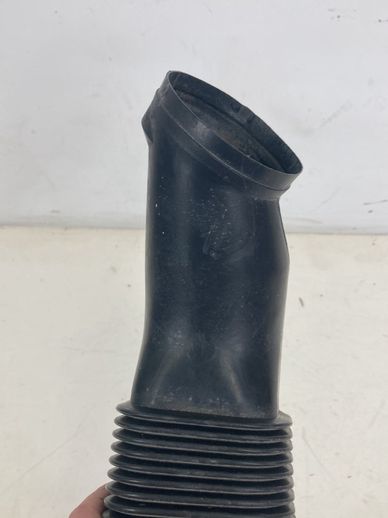 1998-2000 Volvo V70 Air Intake Tube Duct 09447101 OEM #5207M