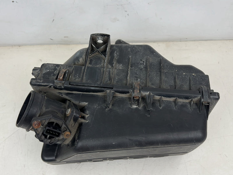 1993-1997 Volvo 850 Air Cleaner Filter Box Housing 6842884 OEM