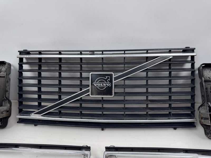 TV Screen Volvo 240 Headlights w/Flathood Eggcrate Grille