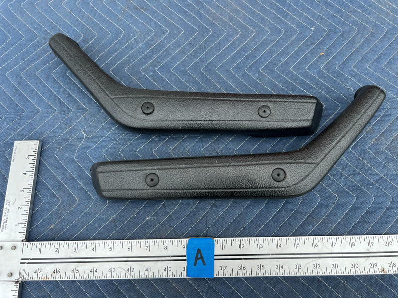 1967-1974 Volvo 140 142 144 145 Front Right Left Door Handle Arm Rest OE #4863EM