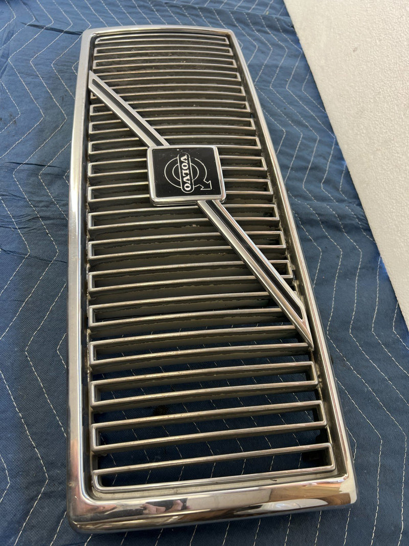 1992-1995 Volvo 940 740 Front Chrome Grille Assembly 3518885 Trim OEM #3168EM