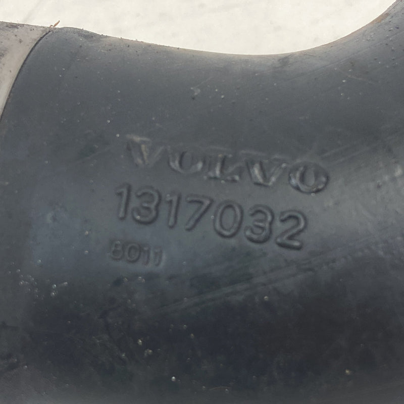 1981-1985 Volvo 240 245 Air Intake Duct Elbow 1317032 OEM