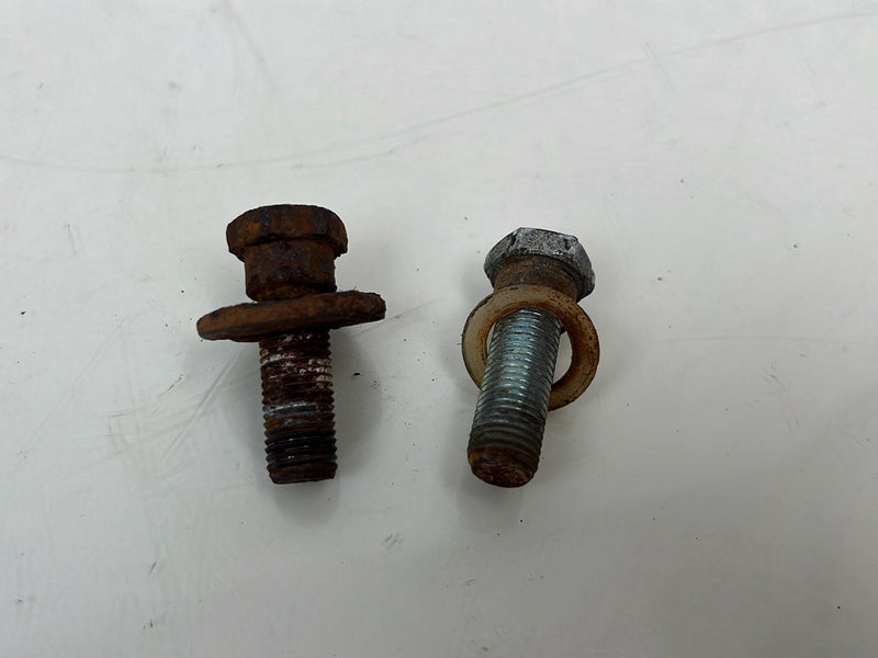 1983-1985 Porsche 944 Front Left + Right Seat Belt Buckle Pair OEM #5646EM