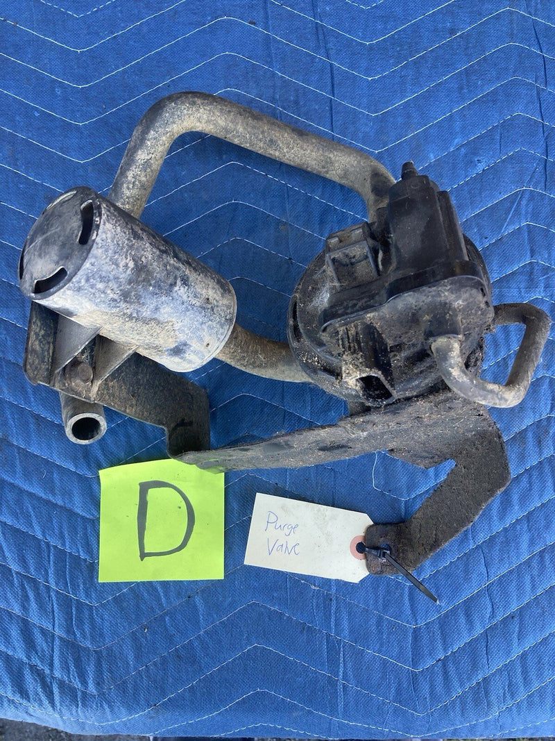 1997-2002 Jeep Wrangler TJ Purge Valve Assembly Vacuum OEM #3280M