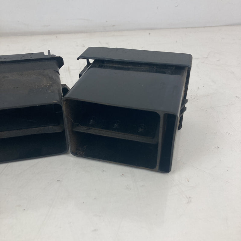 1981-1985 Volvo 240 245 Dash Vent Set LH RH 1259088 OEM