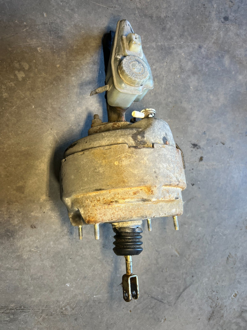 1986-1993 Volvo 240 244 Brake Booster & Master Cylinder Assembly OEM #4289EM