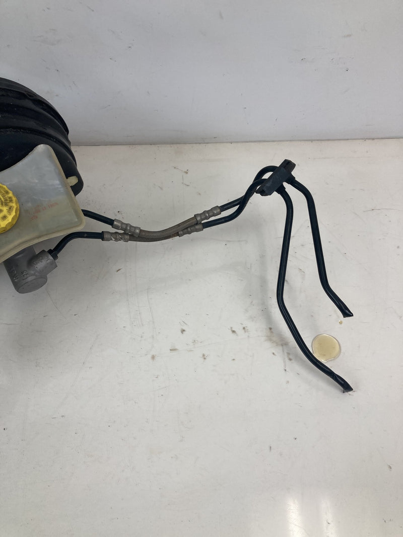 2001-2005 Volkswagen Passat Brake Booster Master Cylinder Assembly OEM #5522M
