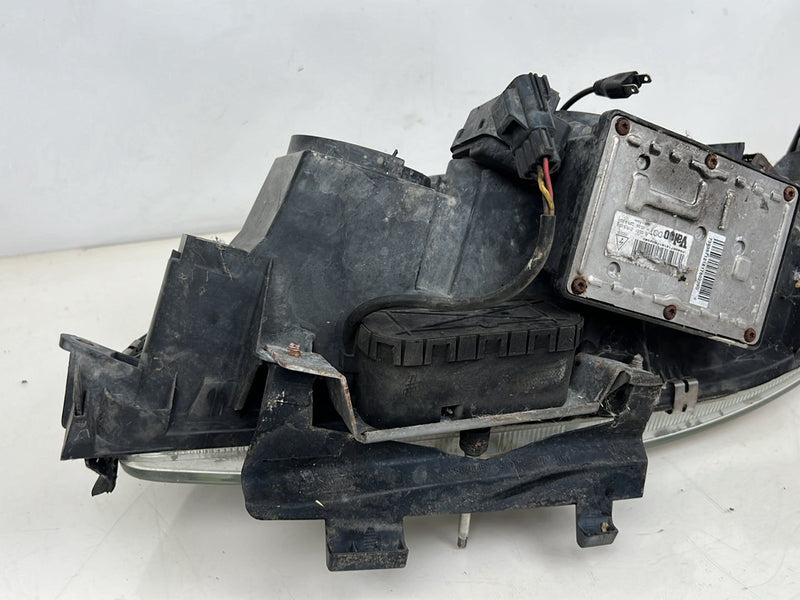 2004-2007 Volvo S60R V70R Passenger Right Headlight Assembly 30698824 OE #5771EM