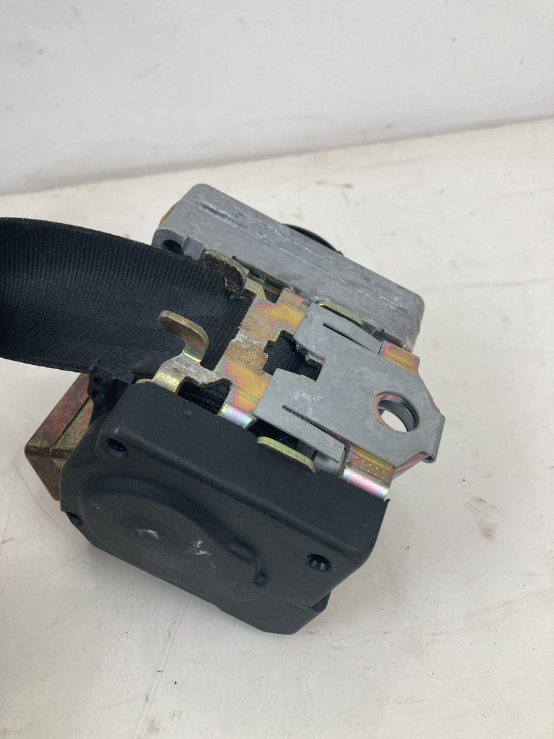 2001-2005 Volkswagen Passat Rear Seat Belt Buckle Set LH RH OEM #5544M