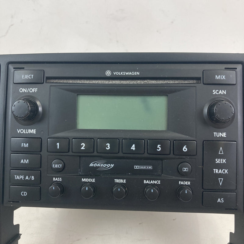 2001-2005 Volkswagen Passat Radio AM FM CD Headunit OEM #5497M