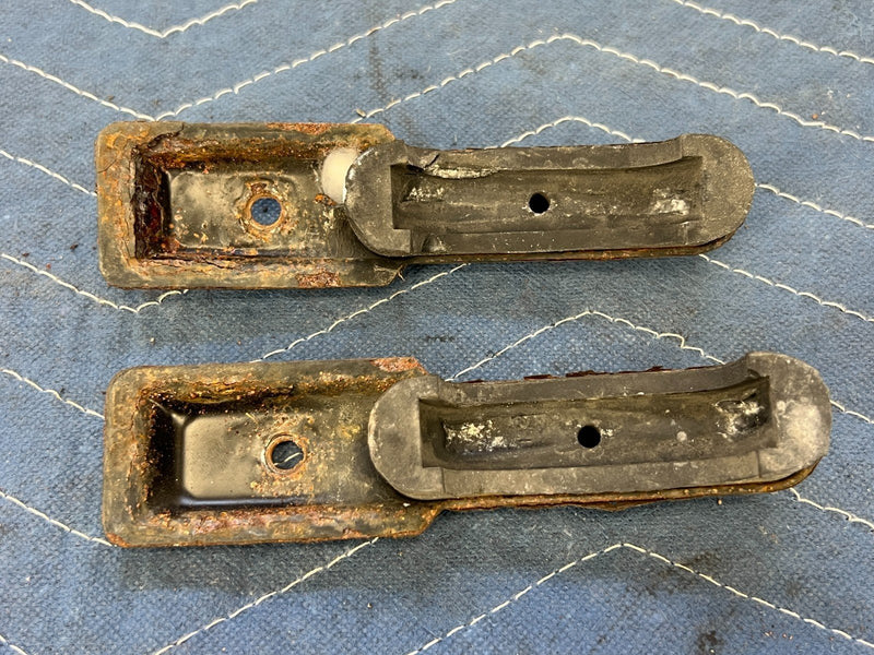 1992-1995 Volvo 940 740 Upper Radiator Support Bracket Mount Pair OEM #3181EM