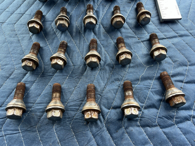 2008-2013 Volvo XC70 S80 XC90 Lug Bolt Set Of 20 2 Piece OEM #4170E