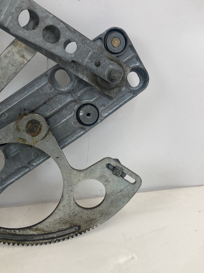 1986-93 Volvo 240 244 Window Regulator Passenger Front Bosch 1315020 OEM #4875M