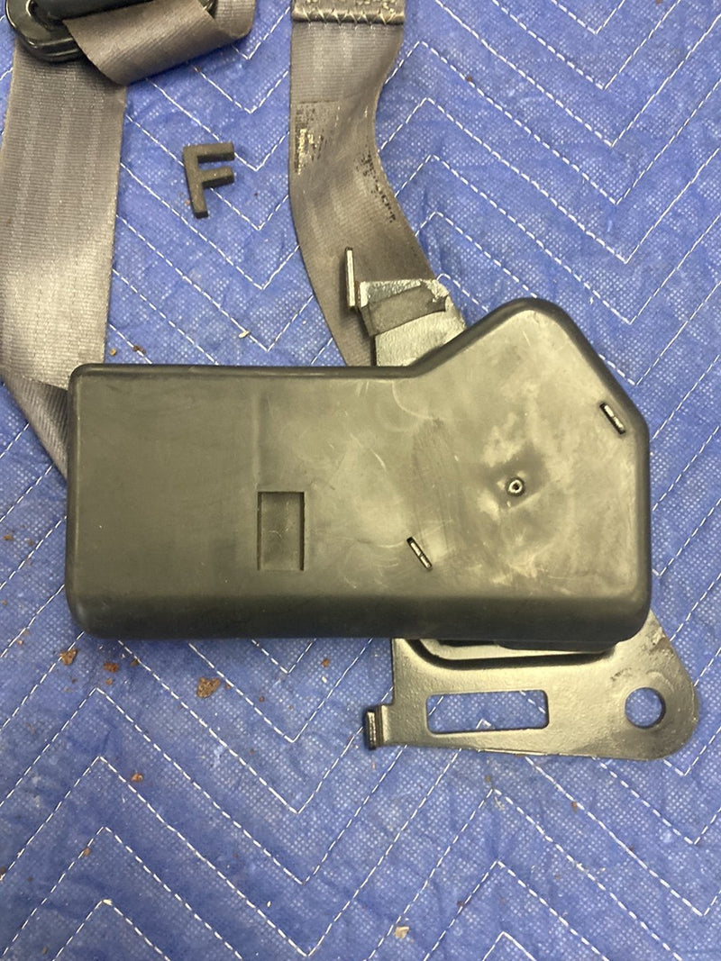 1995-1998 Chevrolet Silverado 1500 1500 Seat Belt Passenger 3rd Door Front E2899