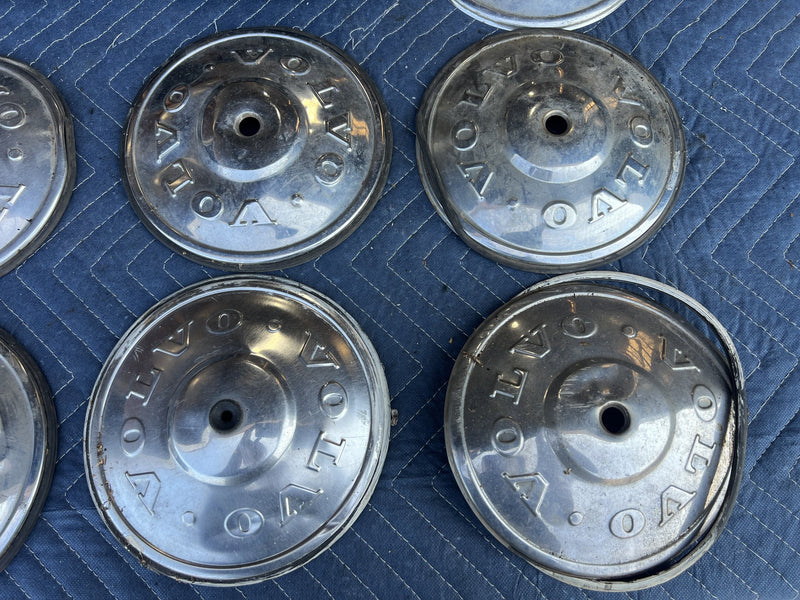 1973 Volvo 140 142 - Hub Cap