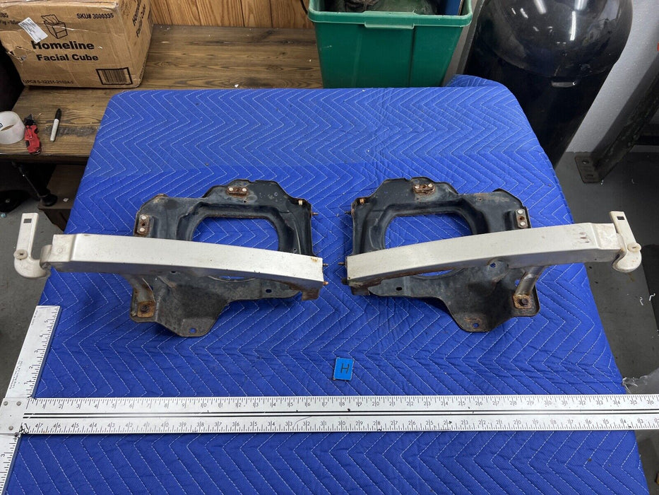 1998-2002 Isuzu Trooper Front LH & RH Pair Headlight Mounting Brackets OEM#958EM