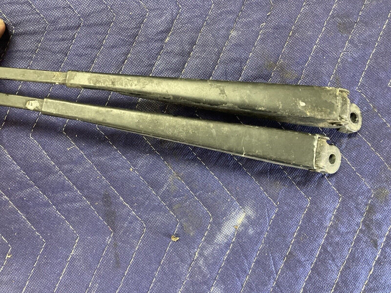 1984-1991 BMW 318i 325i E30 Windshield Wiper Arms FH1 191766 OEM #2596M