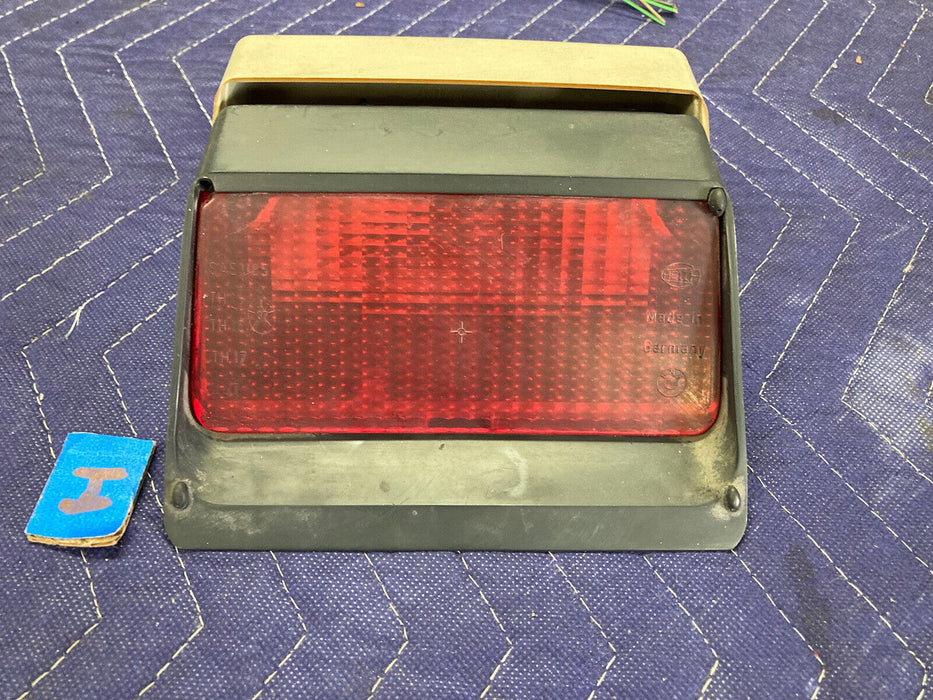 1982-1994 BMW E30 318i 325i Tail Light Housing Center 3rd 1377709 #2486M