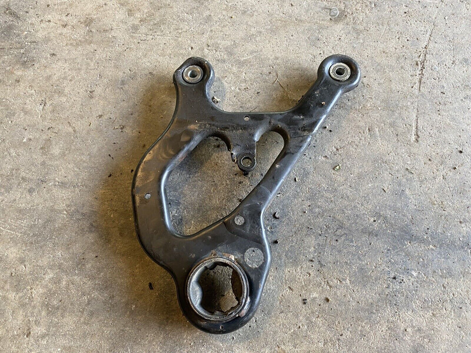 Volvo V70R V70 S70 850 C70 Upper Motor Mount Brace Torque Bar Bracket OEM #697E