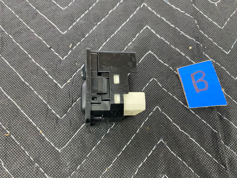 2009-2010 Pontiac Vibe L & R Power Mirror Switch Door Side View OEM #3123E