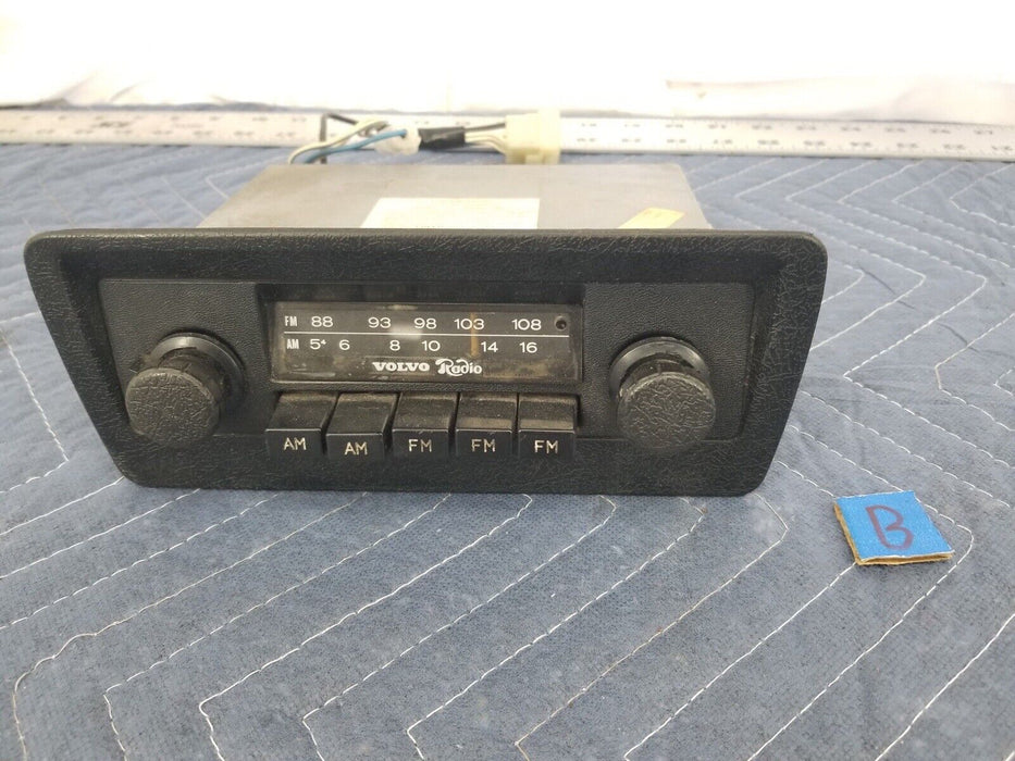 1982-1989 Volvo 240 244 244 Radio Stereo Head Unit AR-517OQ AM & FM OEM #2594E