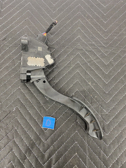 2009-2010 Pontiac Vibe Gas Accelerator Pedal Assembly LHD 78110-07011 OEM #3104E