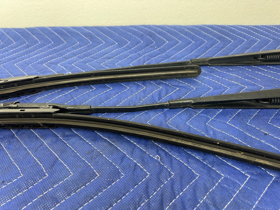 2005-2007 Volvo S60R S60 V70R LH & RH Windshield Wiper Arm Blade Pair OEM#1329EM