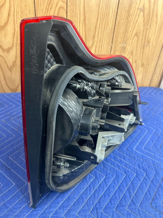 2005-2007 Volvo S60R V70R Driver Left LH Rear Brake Tail Light Lamp OEM #1185EM